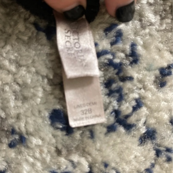 Victoria’s Secret Bra 32B - Picture 2 of 4